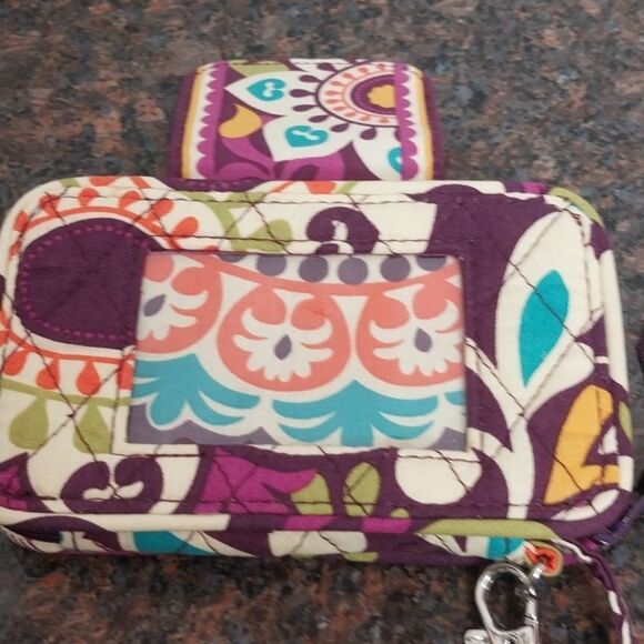 Vera Bradley  Cosmetic Case  and Wristlet.  They are both excellent condition. - Picture 5 of 10